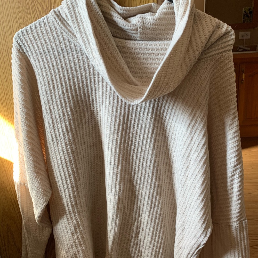 Waffle material, Cowl Neck